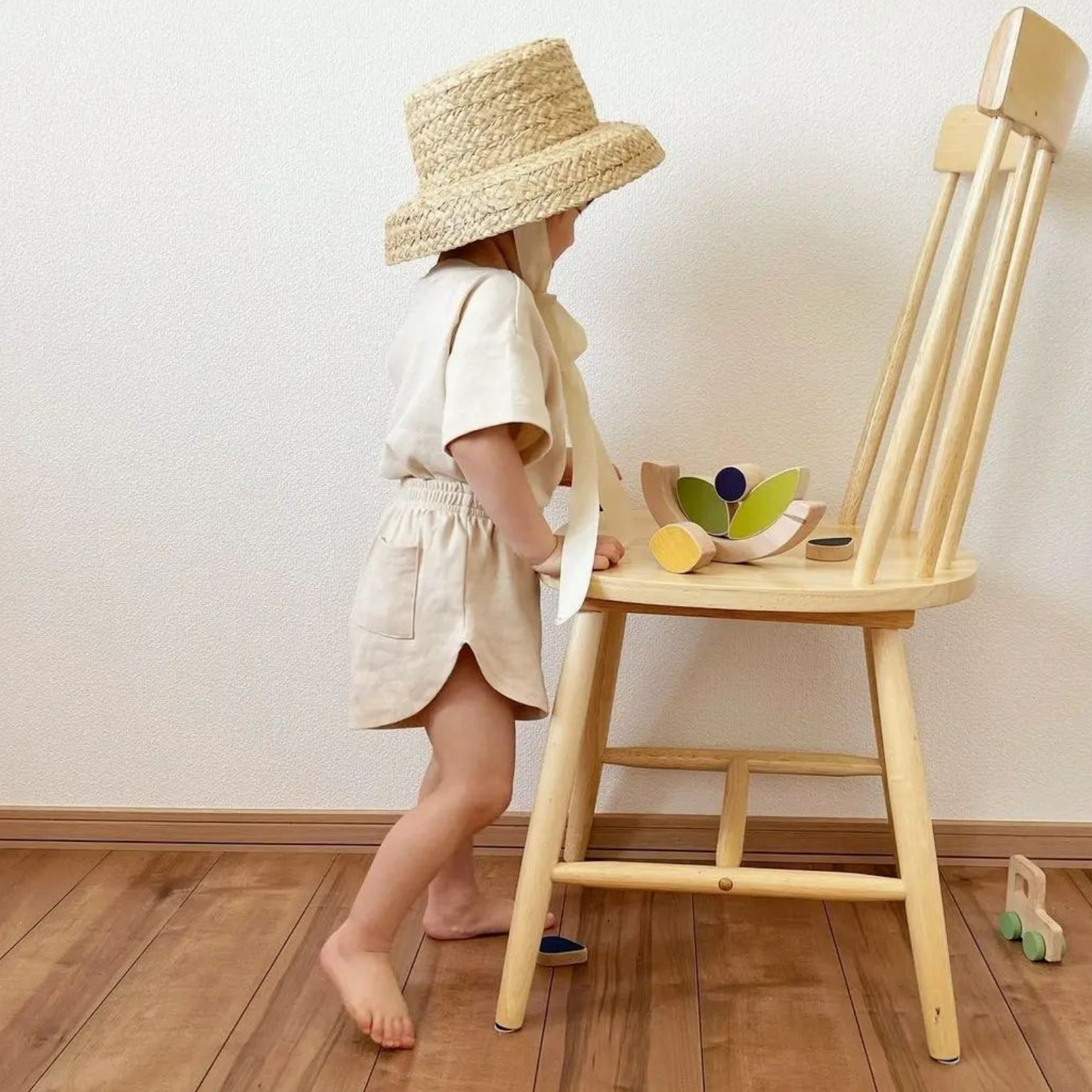 LEAVES & BLUEBERRIES WOODEN STACKING & BALANCE TOY