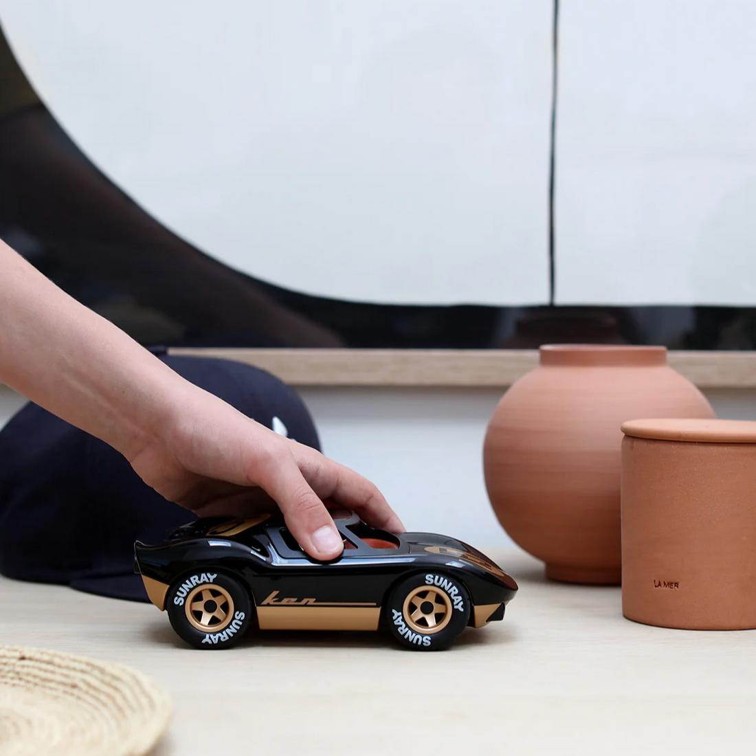 PLAYFOREVER MINI KEN CASH - CAVE BLACK