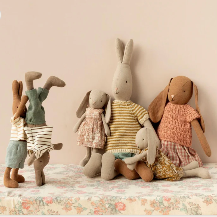 MAILEG CHOCOLATE BROWN BUNNY SIZE 3 KNITED SHIRT & SKIRT
