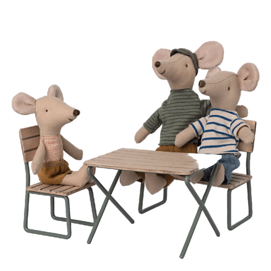MAILEG MOUSE GARDEN SET TABLE AND CHAIRS