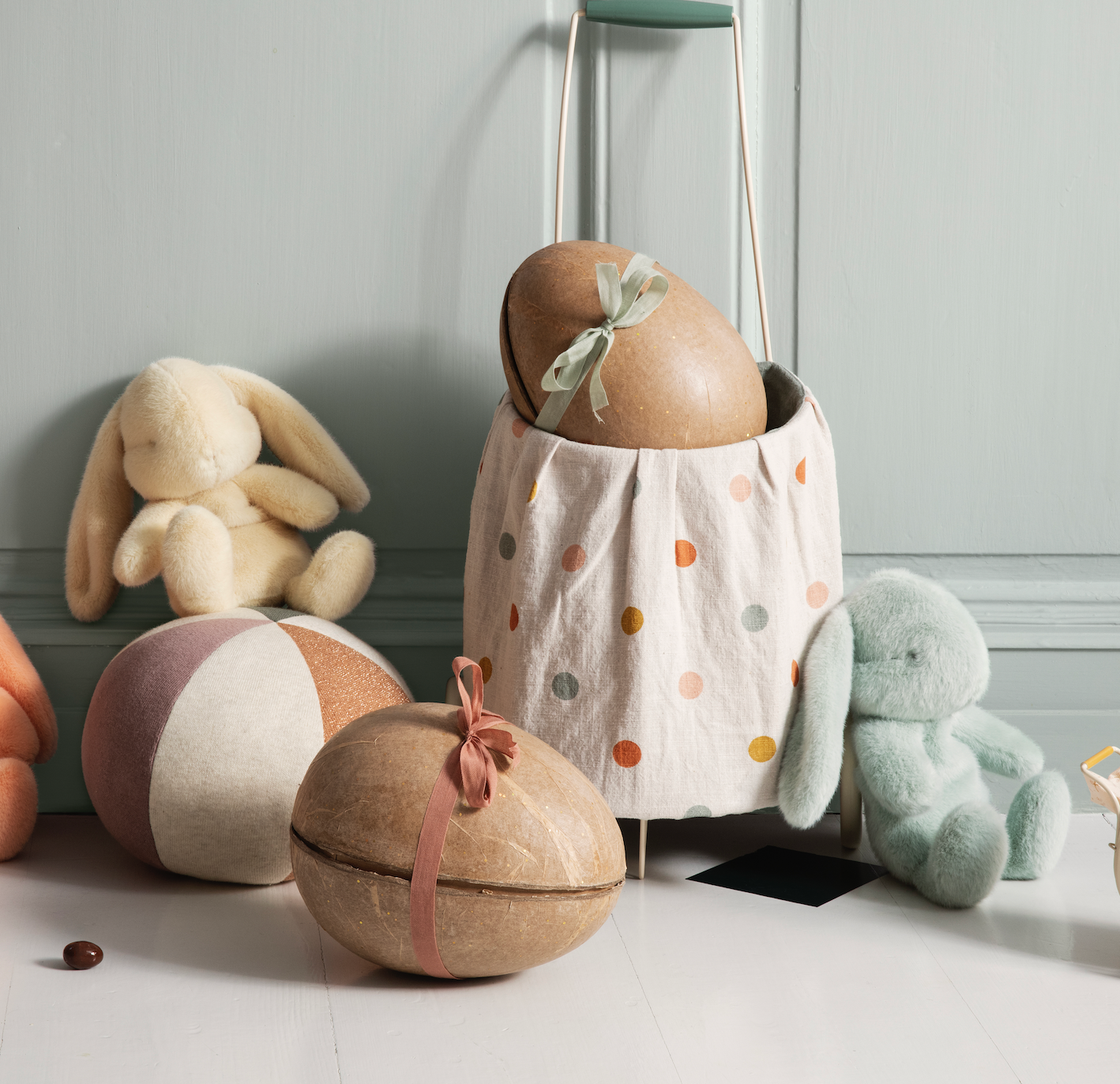 EASTER — Little-ish