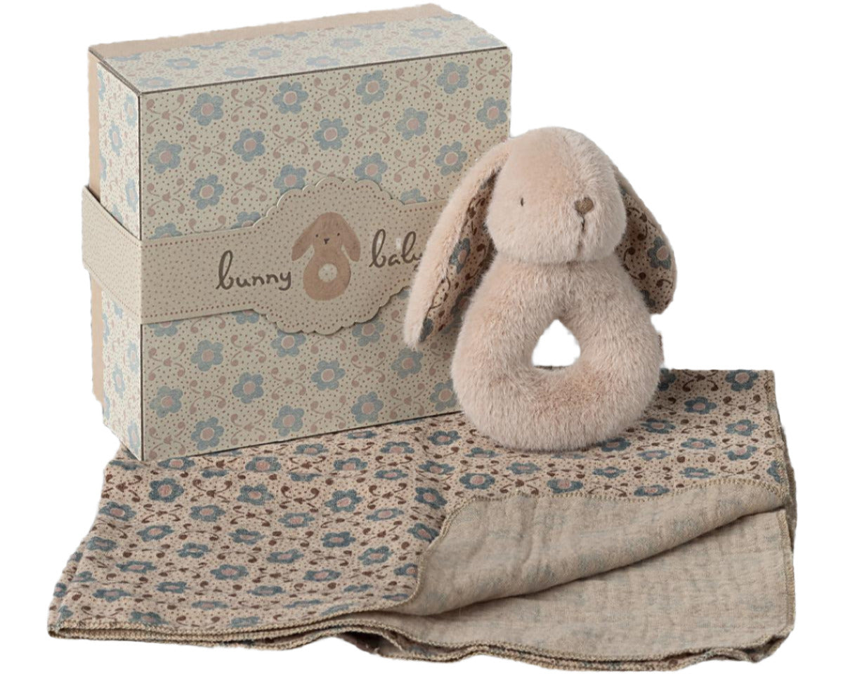 MAILEG RABBIT RATTLE SET - POWDER