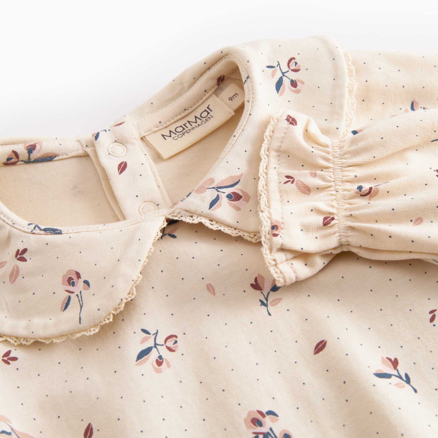 BRYNN ROSES ONESIE SET