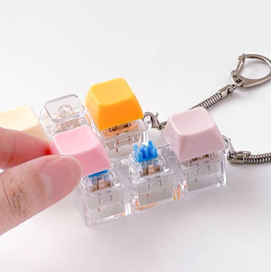 DIY KEYBOARD KEYCHAIN KIT - CLICKABLE FIDGET