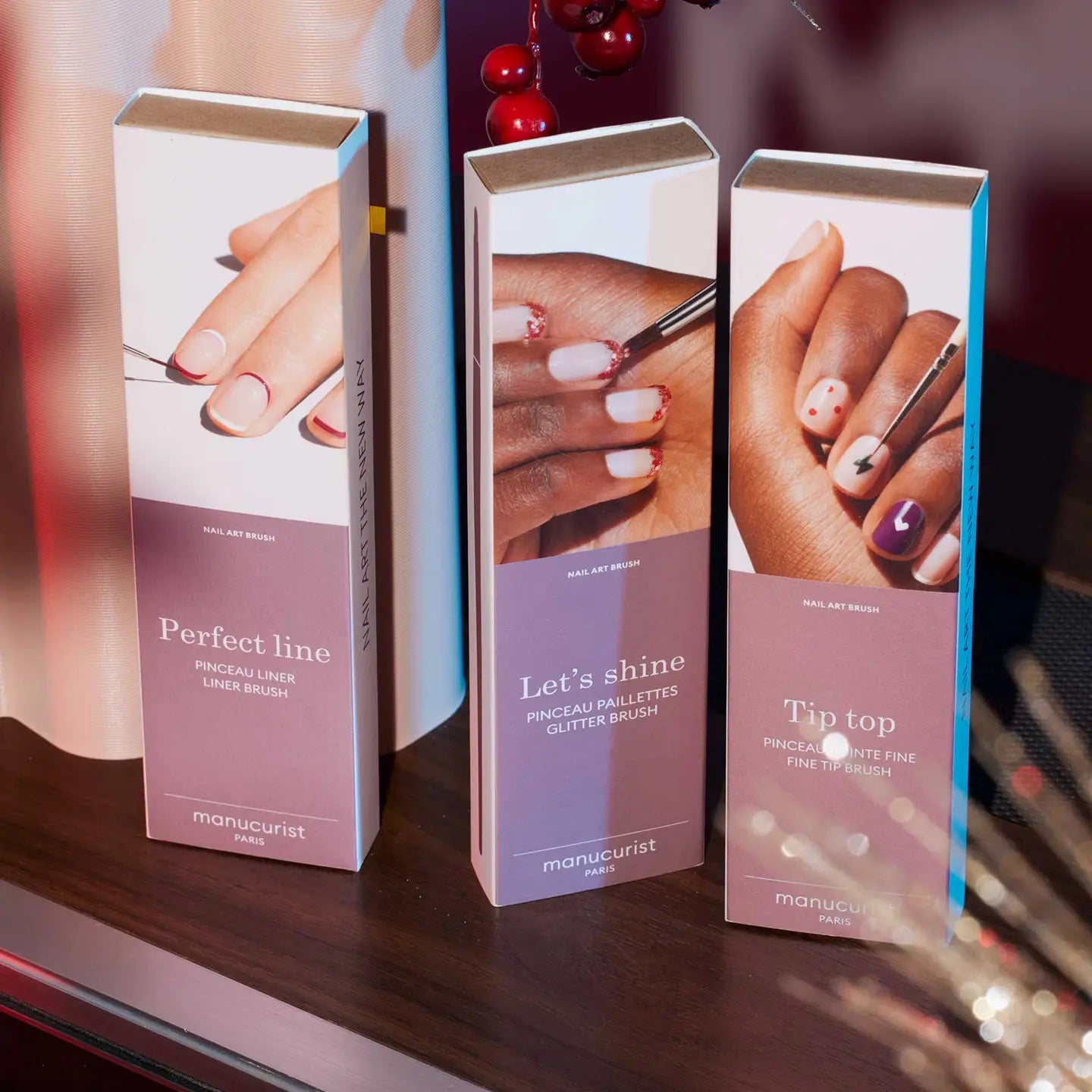 MANUCURIST FINE TIPPED NAIL BRUSH