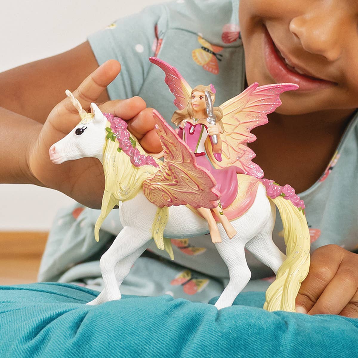 FAIRY FEYA WITH PEGASUS UNICORN