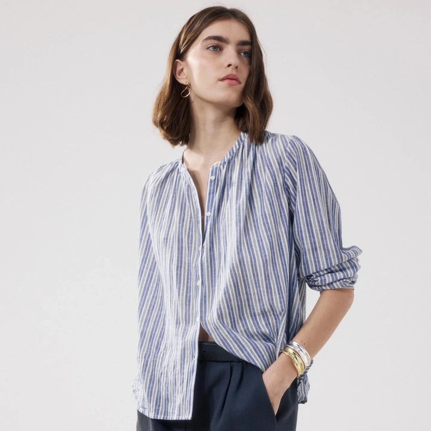 CLAYTON WOMENS WOVEN SHIRT - BLUE