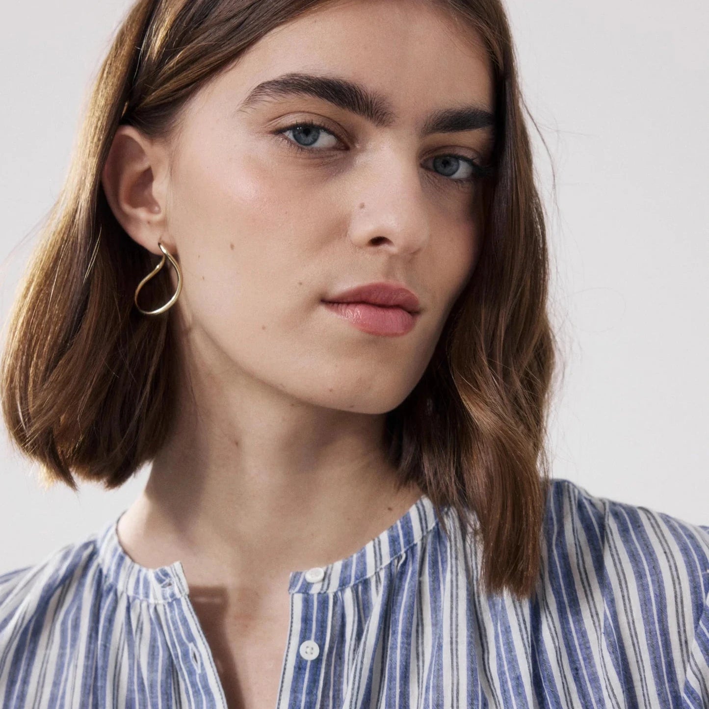 CLAYTON WOMENS WOVEN SHIRT - BLUE