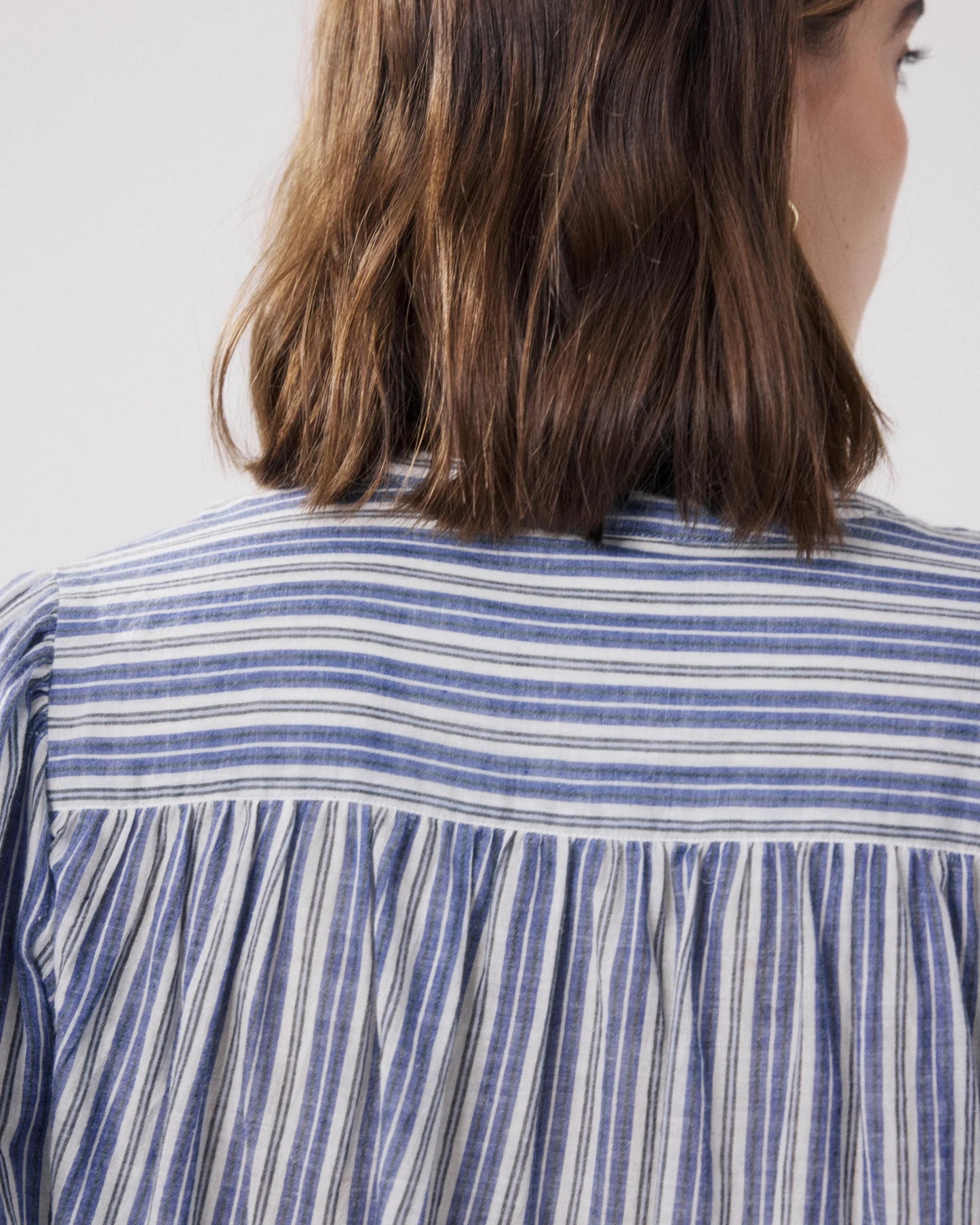 CLAYTON WOMENS WOVEN SHIRT - BLUE