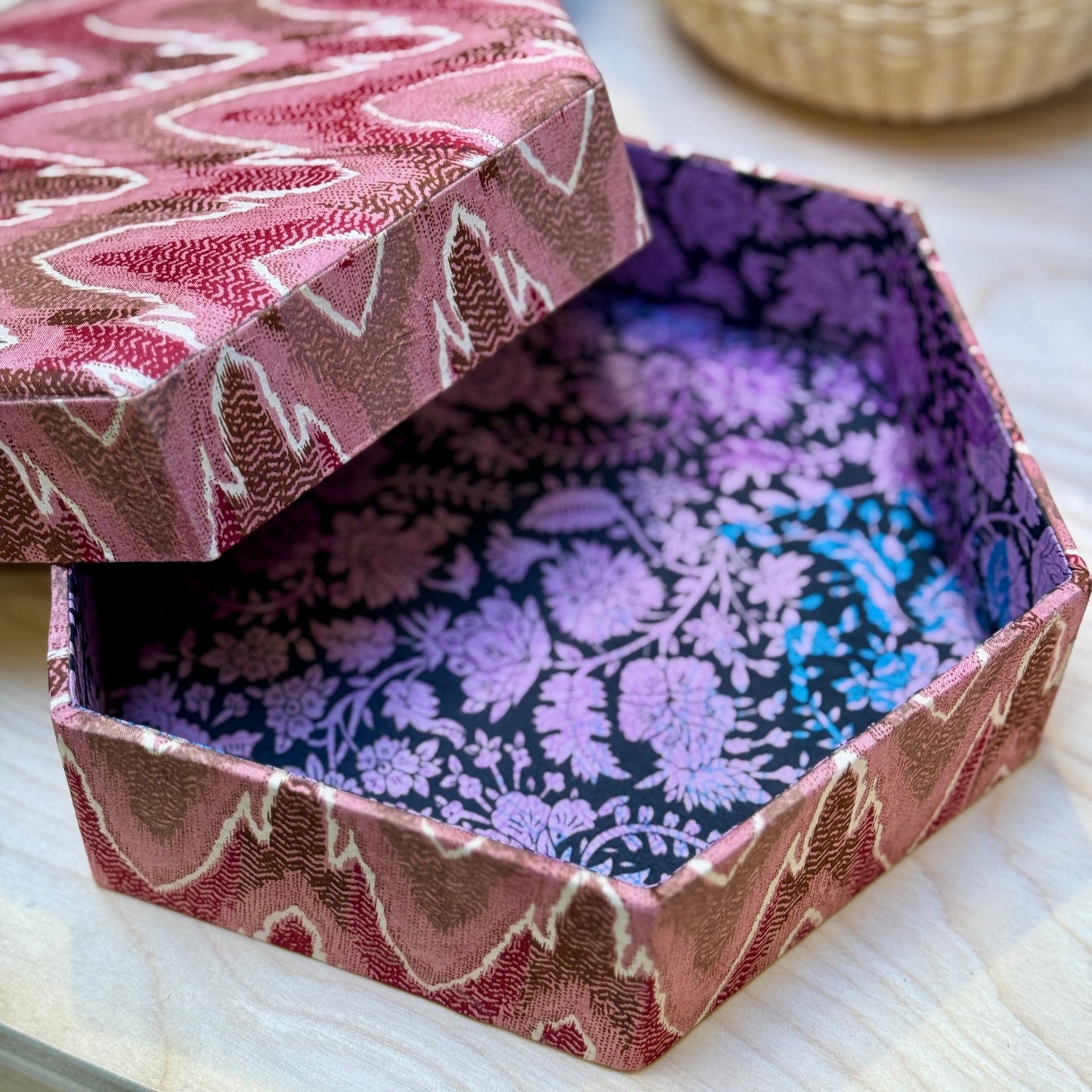 SARI HEXAGON BOX - LARGE