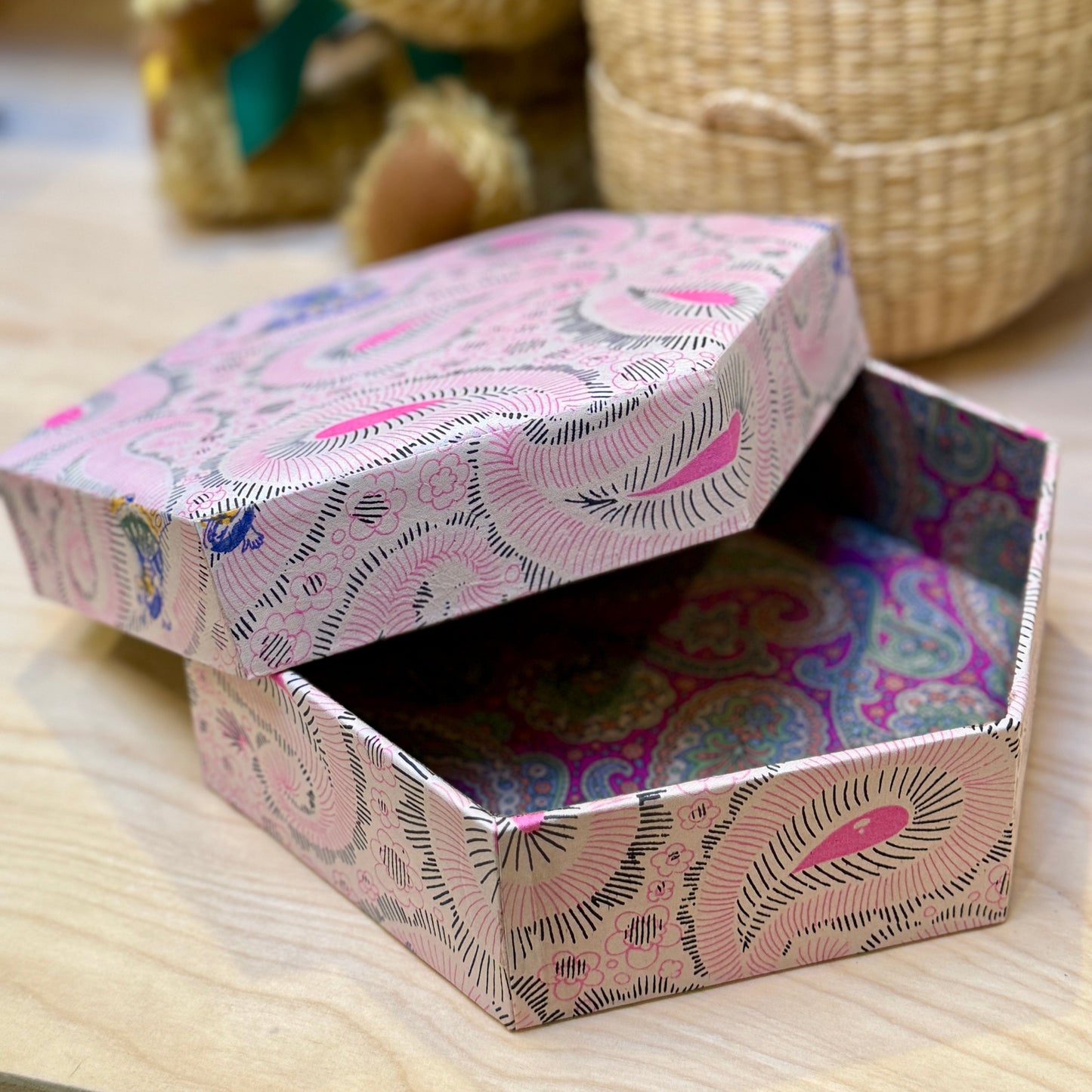 SARI HEXAGON BOX - LARGE