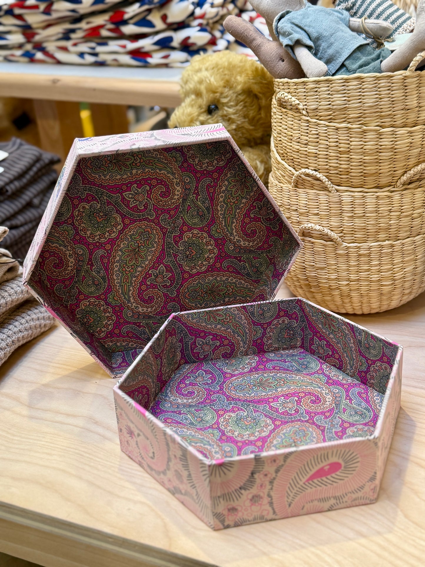 SARI HEXAGON BOX - LARGE