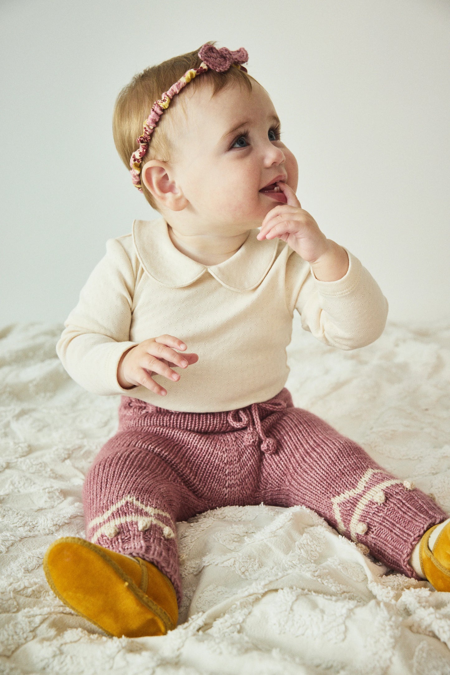 BABY PATTIE COLLAR ONESIE - STRING