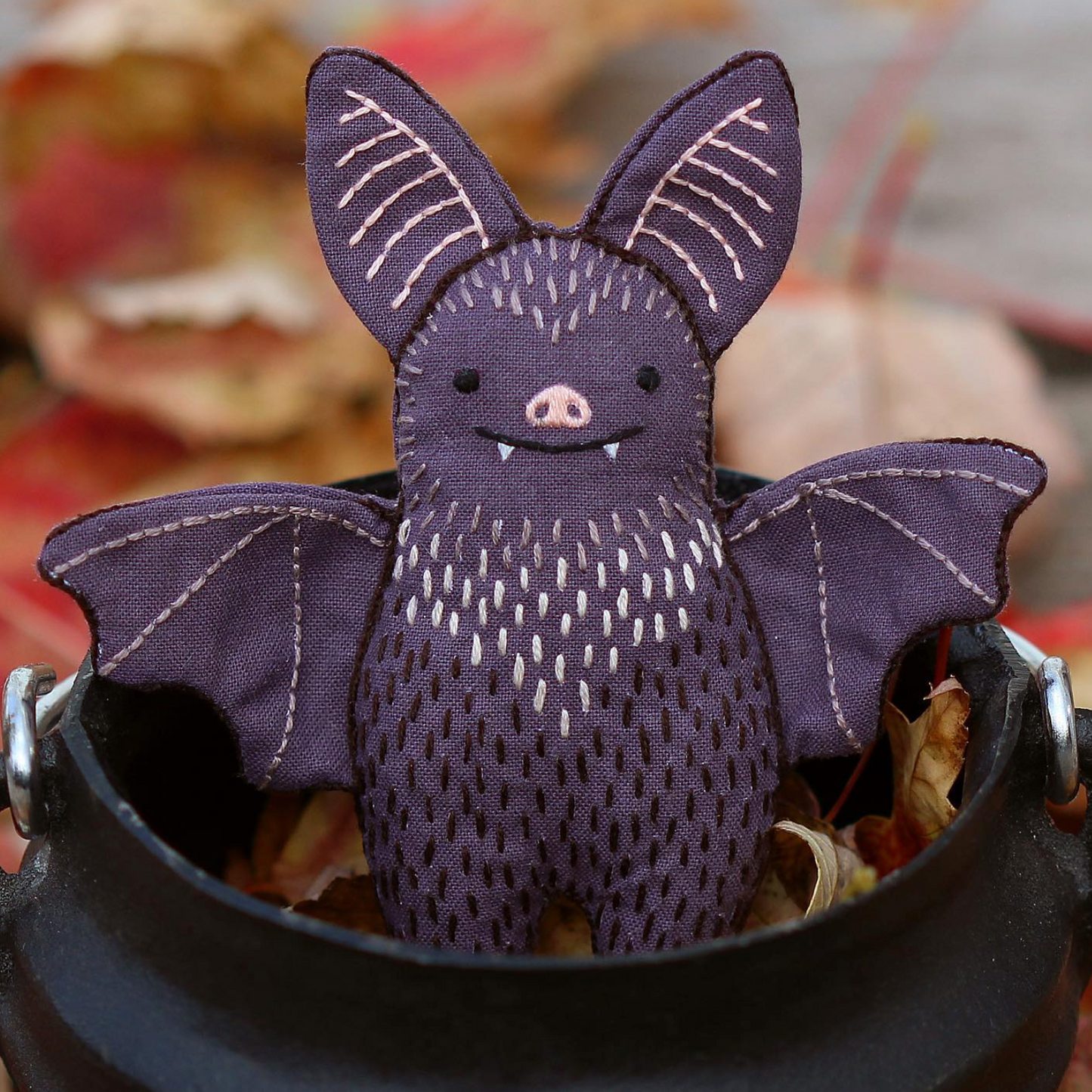 EMBROIDERY STARTER KIT LEVEL 1 - BAT