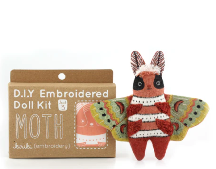 EMBROIDERY KIT LEVEL 3 - MOTH