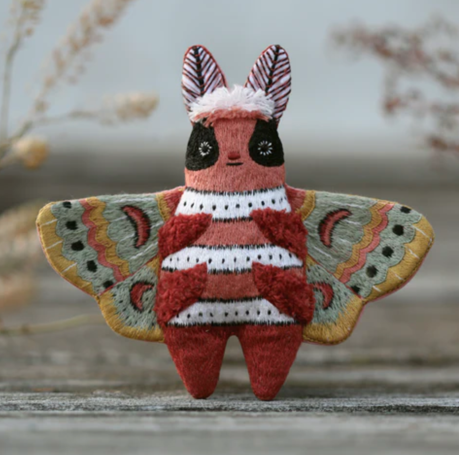 EMBROIDERY KIT LEVEL 3 - MOTH