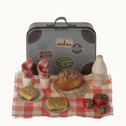 MAILEG PICNIC SUITCASE