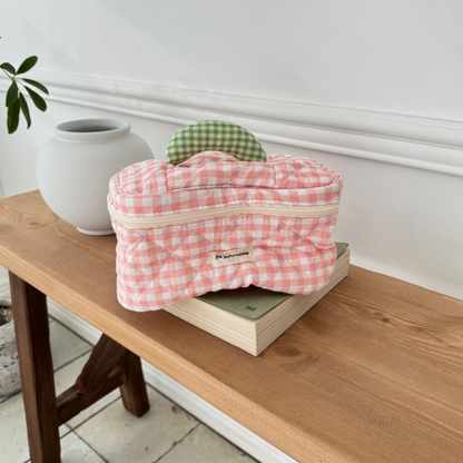 QUILETED GINGHAM TOILETRY CASE