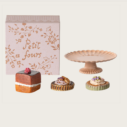 PETIT FOURS CAKES & CAKE STAND, MINI