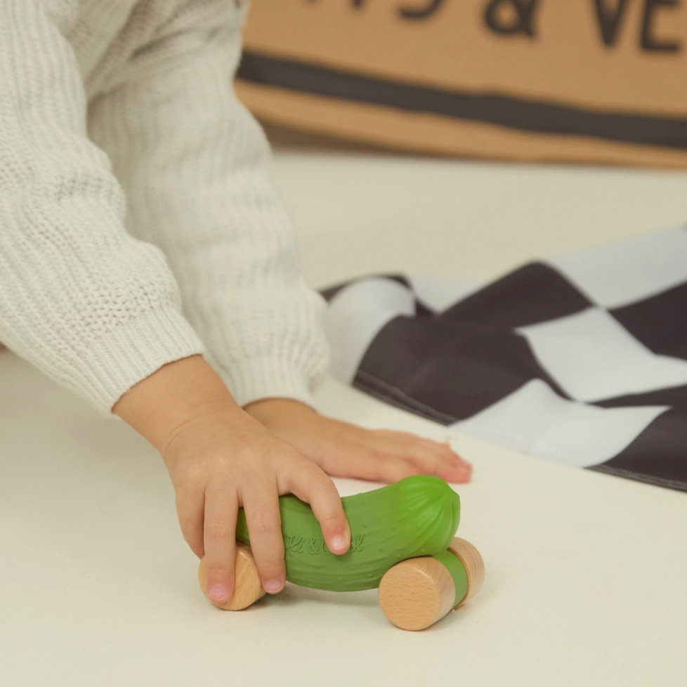 PEPINO THE CUCUMBER CAR TEETHER