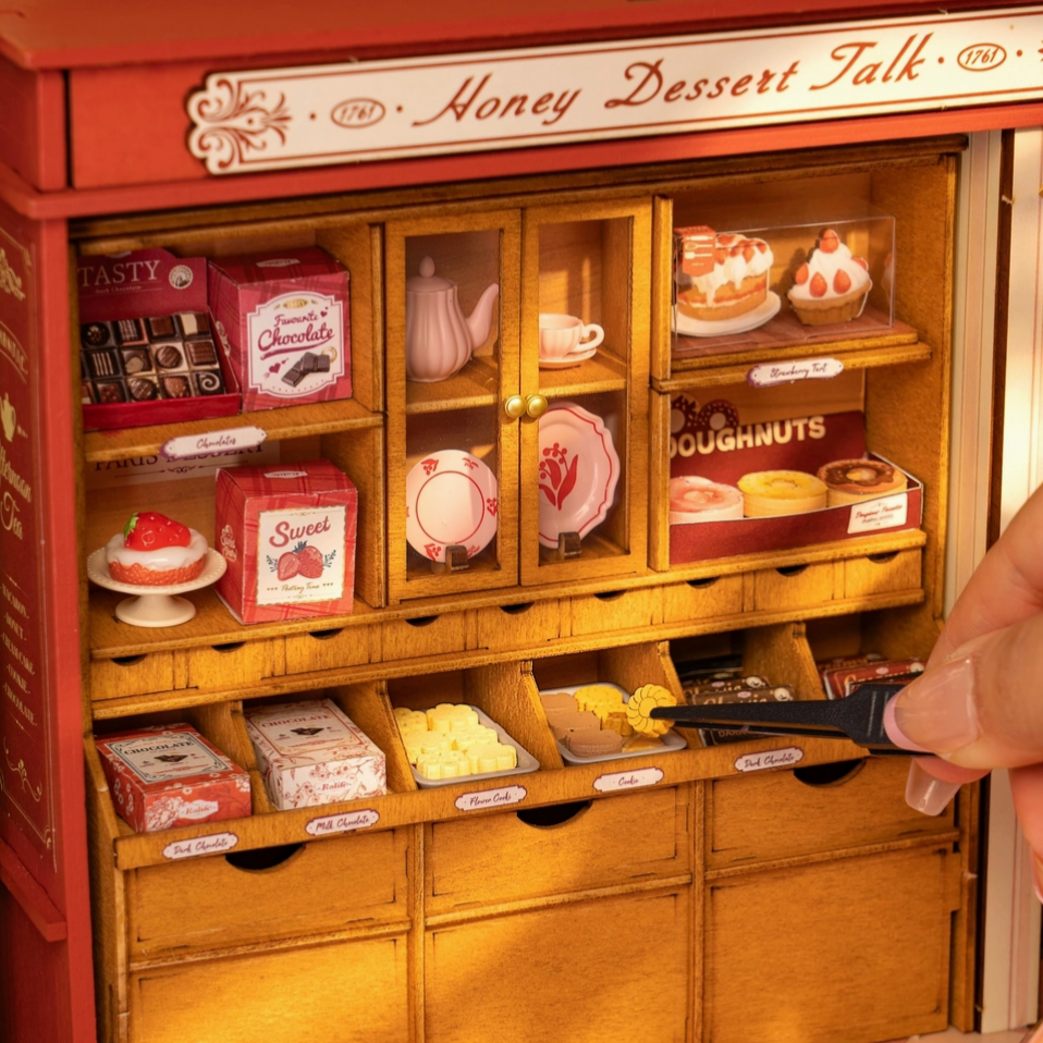 DIY MINATURE HOUSE KIT: HONEY PATISSERIE SHOP