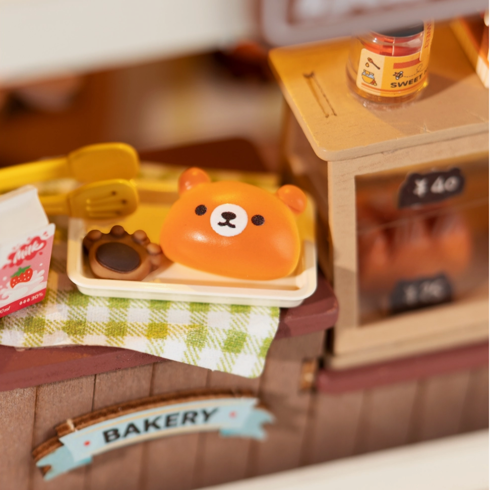 DIY MINATURE HOUSE KIT: TEDDY'S BREADBOX