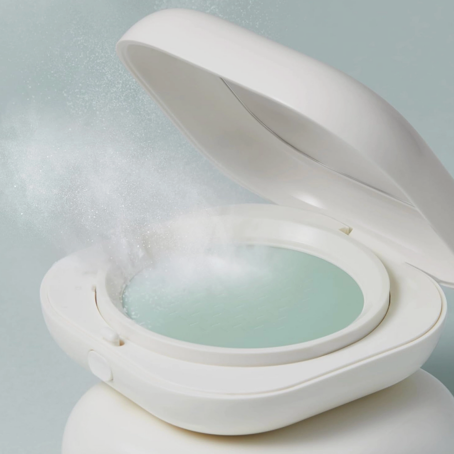 Laniege Neo Blurring Compact powder with a white case