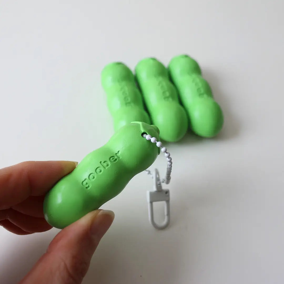PEAS CRAYON KEY RING