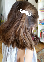 MOUSTACHE HAIRPIN