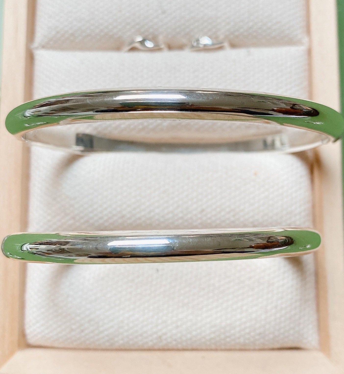 SILVER BANGLE BRACELET