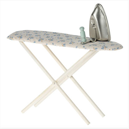 MAILEG MINATURE IRON & IRONING BOARD