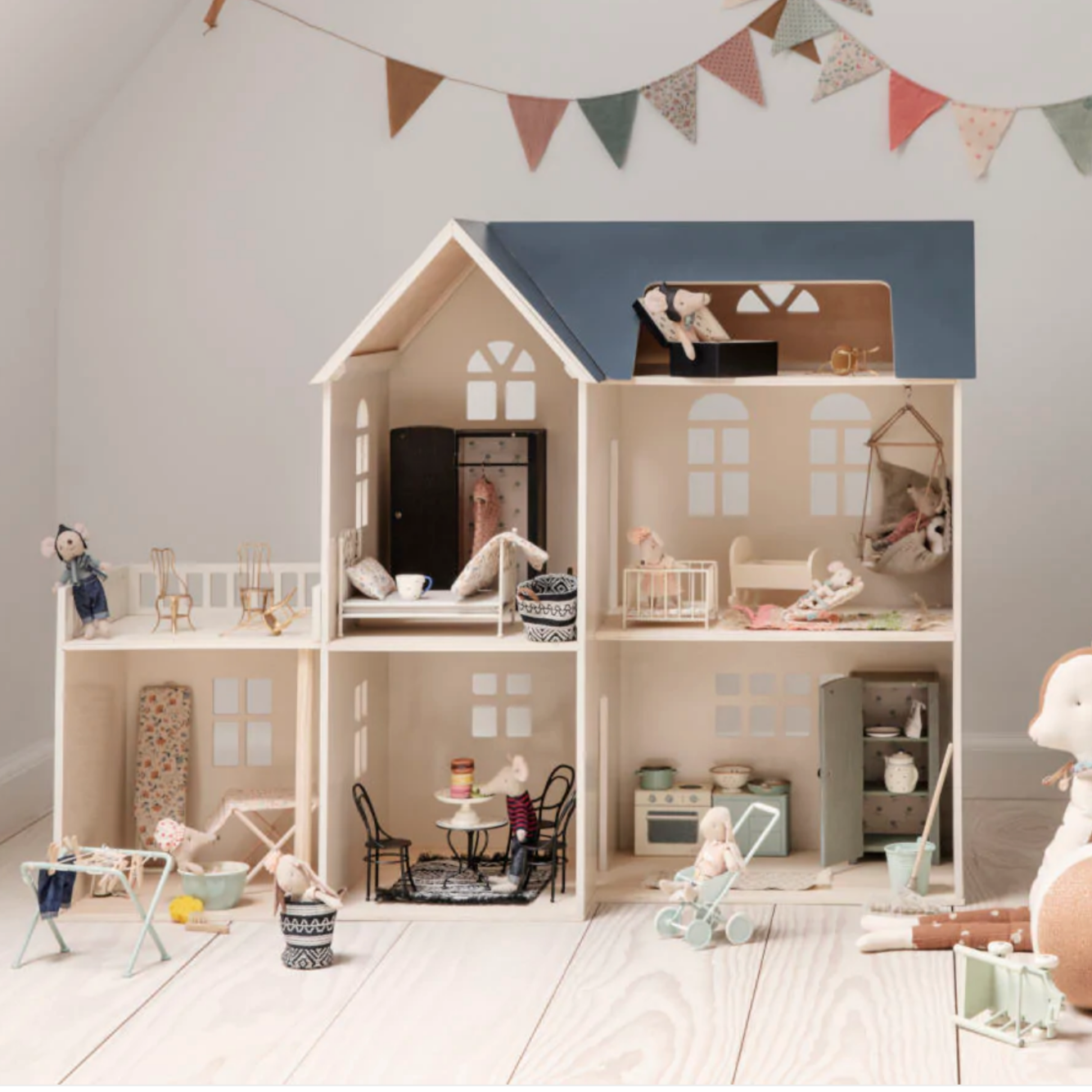 MAILEG HOUSE OF MINIATURE DOLLHOUSE