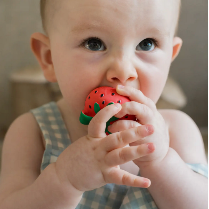 SWEETIE THE STRAWBERRY MINI TEETHER BATHTOY