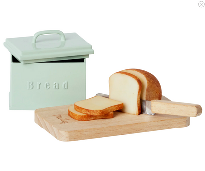 MINATURE BREAD BOX WITH UTENSILS