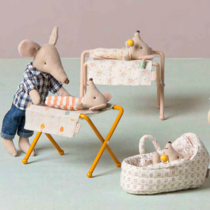 NURSERY TABLE, BABY MOUSE - ROSE