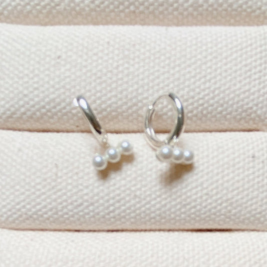 SILVER SEED PEARL EARRING