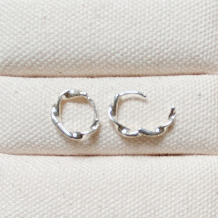 SILVER SMALL TWISTED HOOP EARRING